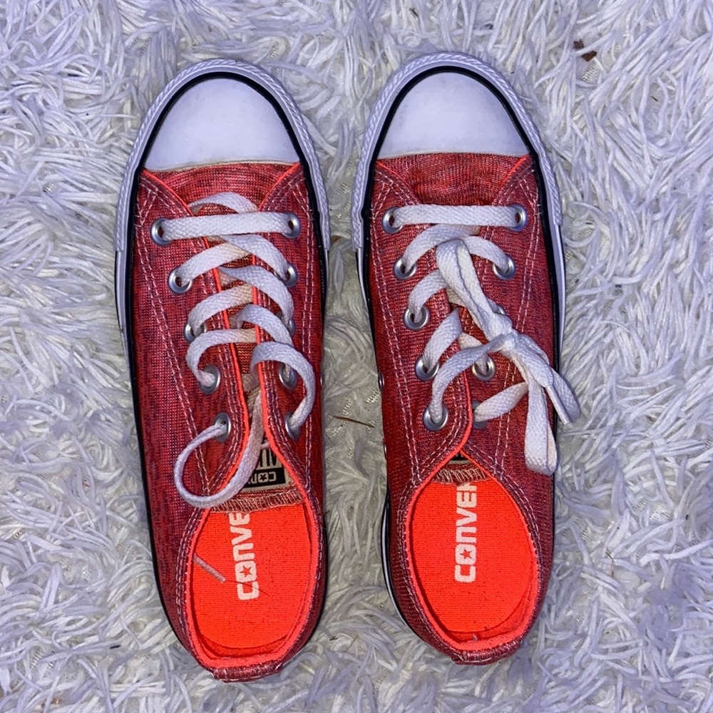 brand:converse size:woman’s size 5 color: pink  condition: used